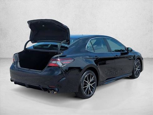Used 2024 Toyota Camry SE FWD image 5