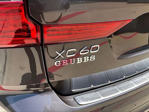 Used 2023 Volvo XC60 B5 Ultimate w/ Climate Package FWD image 45