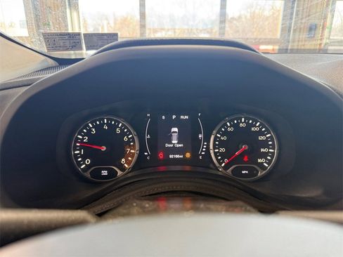 Used 2017 Jeep Renegade Sport w/ Power & Air Group image 16