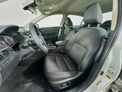 Used 2024 Nissan Altima 2.5 SV FWD image 25