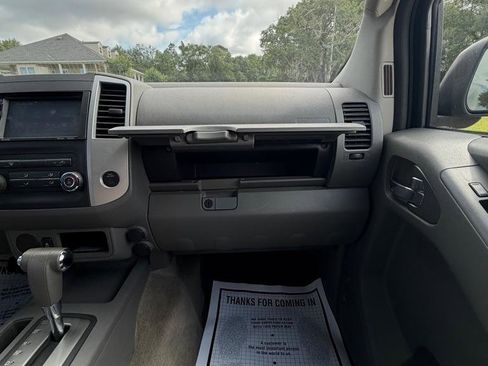 Used 2015 Nissan Frontier SV RWD image 26