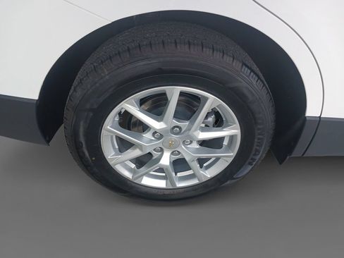 Used 2024 Chevrolet Equinox LT AWD/4WD image 10