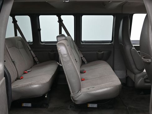 Used 2017 Chevrolet Express 3500 LT w/ LT Preferred Equipment Group image 26