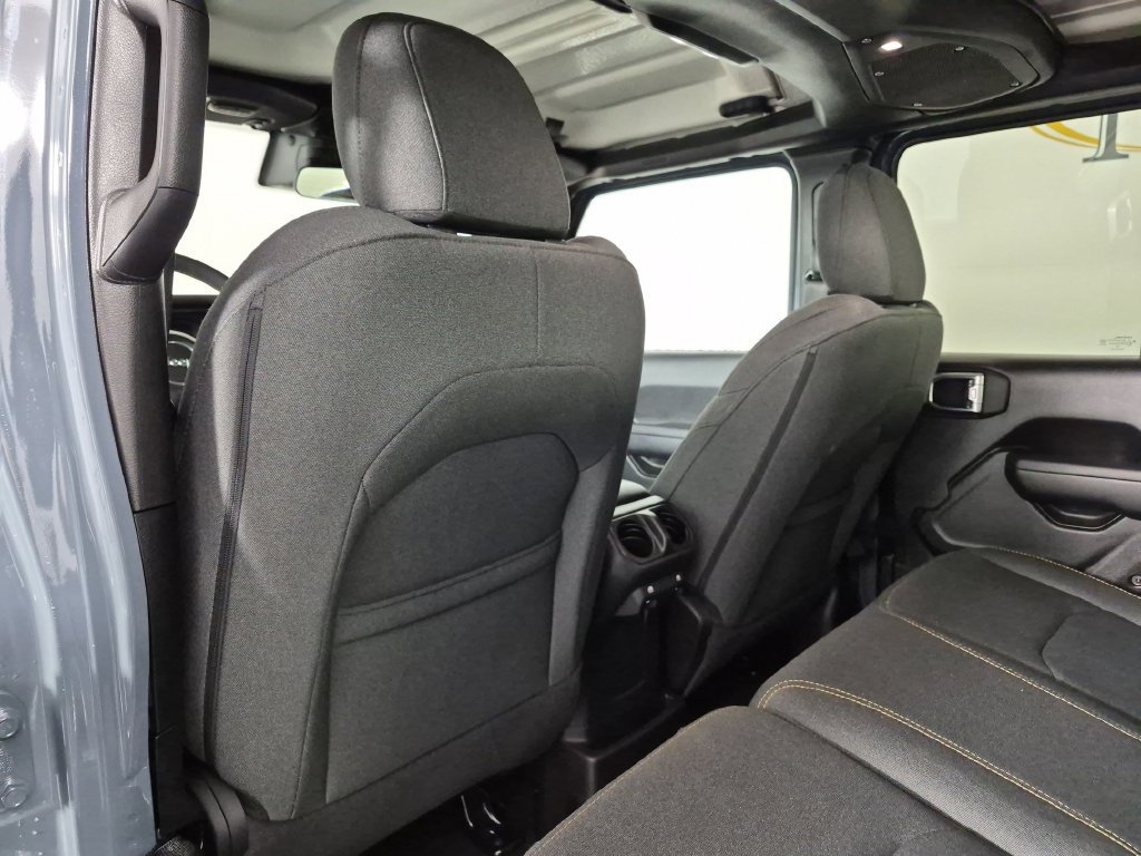 Used 2024 Jeep Wrangler Unlimited w/ Convenience Group AWD/4WD image 31
