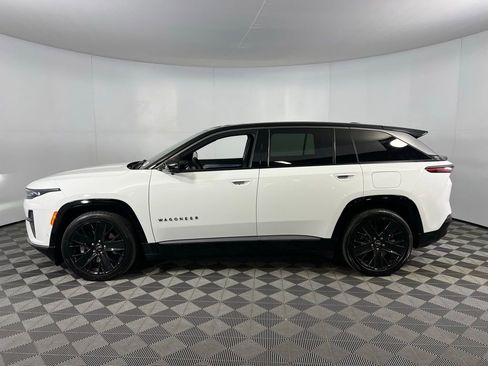 Used 2024 Jeep Wagoneer Launch Edition image 9