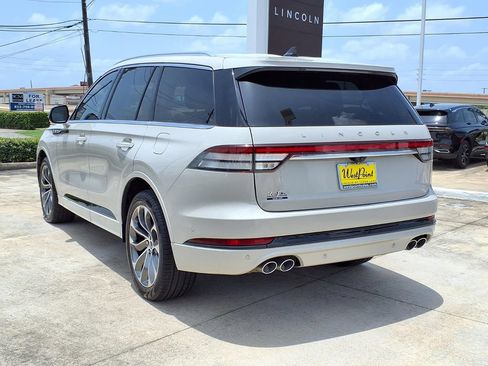 Used 2023 Lincoln Aviator Grand Touring w/ Equipment Group 301A AWD/4WD image 4