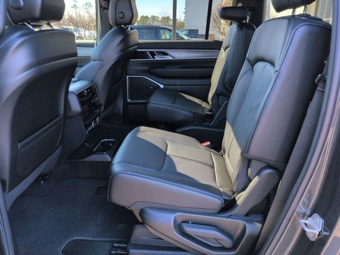 New 2026 Jeep Grand Wagoneer 4WD image 15