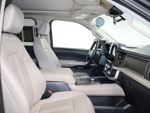 Used 2024 Ford Expedition Limited RWD image 31