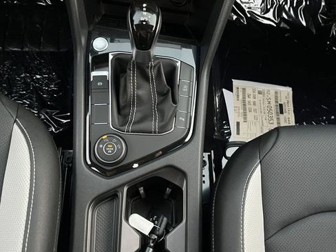 New 2025 Volkswagen Taos SEL image 21