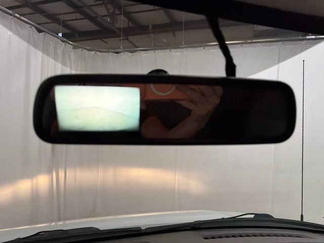 Used 2018 GMC Savana 2500 RWD image 17