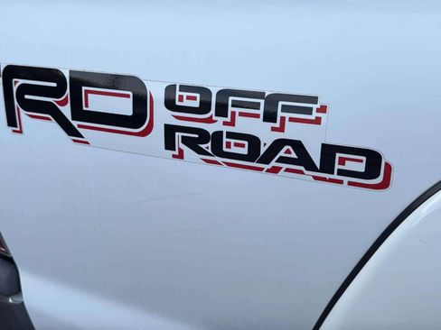 Used 2015 Toyota Tacoma PreRunner image 27