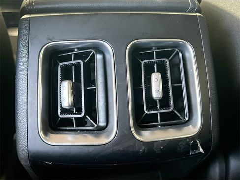 Certified 2024 Kia Sorento LX image 23