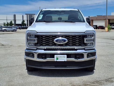 New 2026 Ford F350 XLT w/ XLT Premium Package AWD/4WD image 2