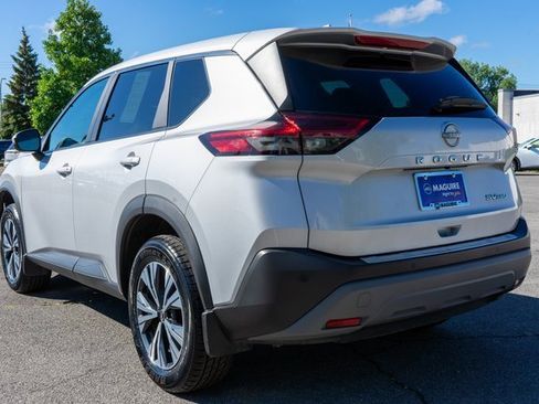 Used 2022 Nissan Rogue SV image 8
