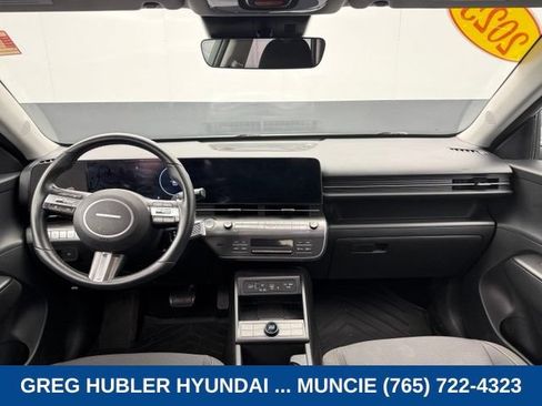 Used 2025 Hyundai Kona SEL FWD image 5