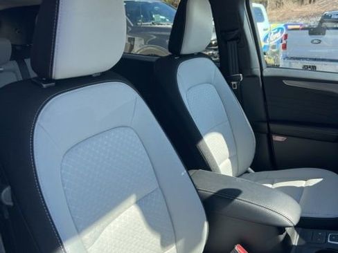 Used 2025 Ford Escape Active w/ Cold Weather Package AWD/4WD image 62
