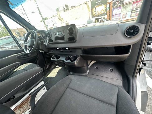 Used 2021 Mercedes-Benz Sprinter 2500 w/ Driver Convenience Package image 18
