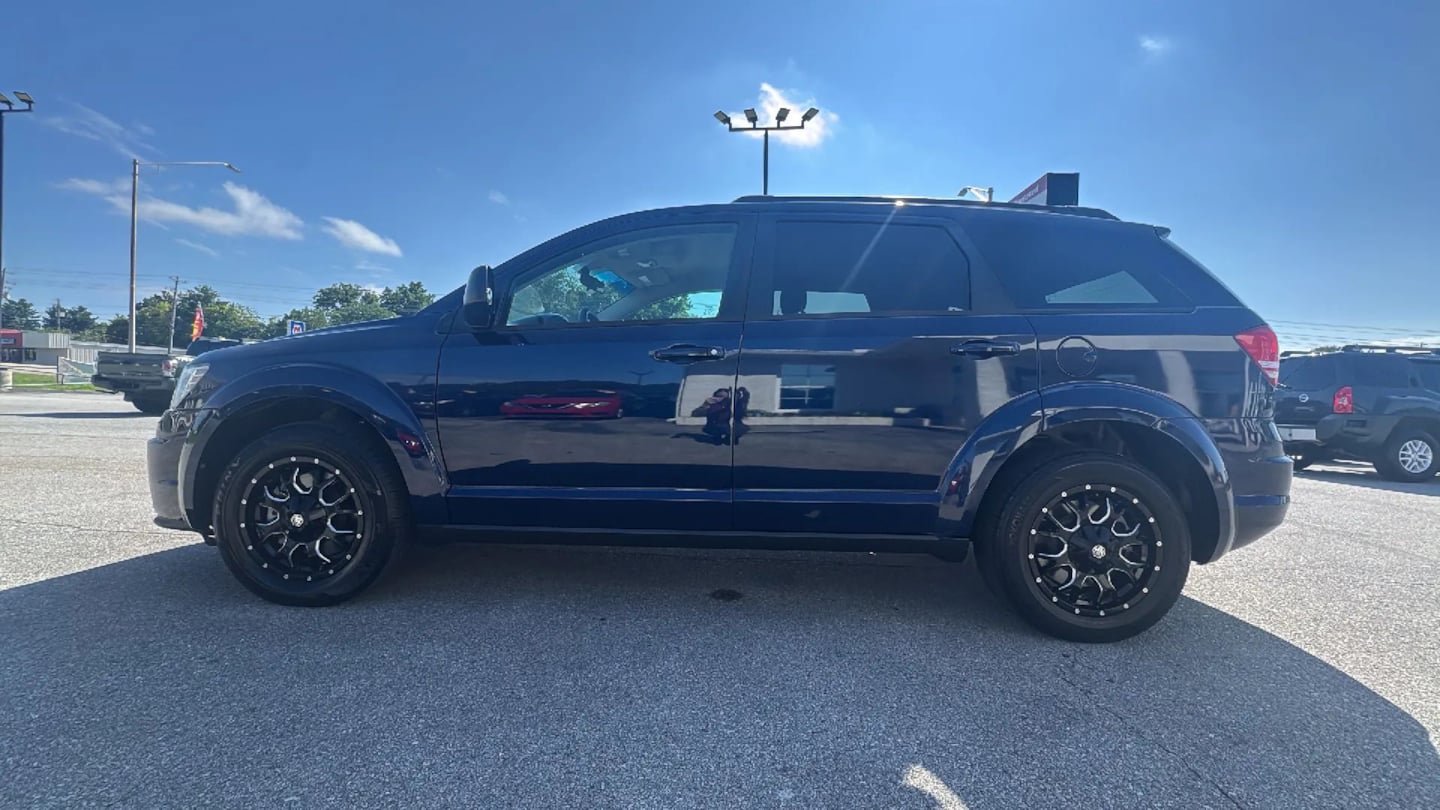 Used 2017 Dodge Journey SE FWD image 2
