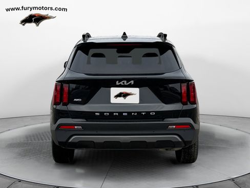 Used 2022 Kia Sorento S image 4