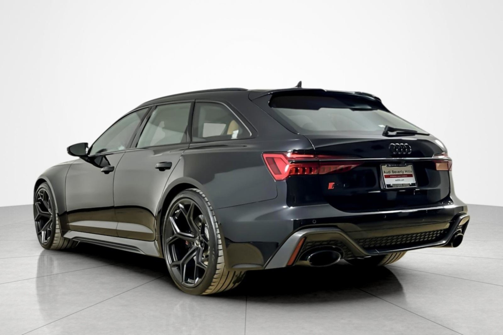 Used 2024 Audi RS 6 performance w/ Matte Carbon Package AWD/4WD image 3