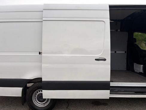 Used 2021 Mercedes-Benz Sprinter 2500 w/ Driver Convenience Package image 18