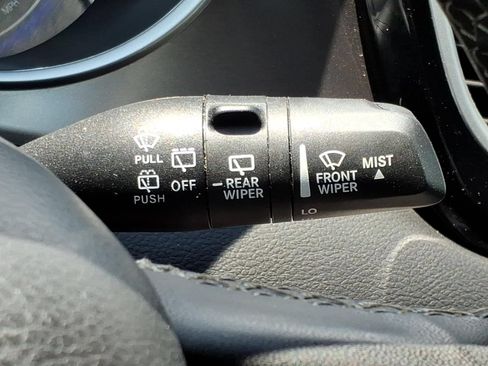 Used 2024 Chrysler Pacifica Touring-L FWD image 19