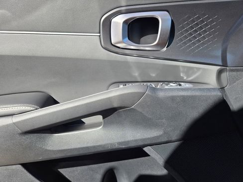 New 2025 Kia Sorento LX FWD image 18