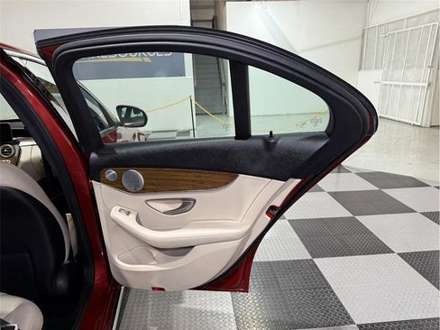 Used 2019 Mercedes-Benz C 300 Sedan image 25