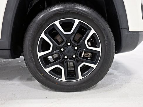 Used 2019 Jeep Compass Trailhawk AWD/4WD image 34
