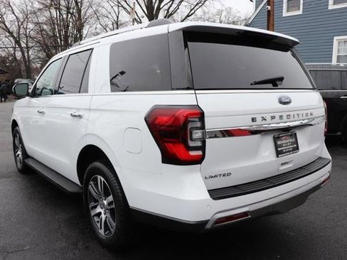 Used 2024 Ford Expedition Limited image 3