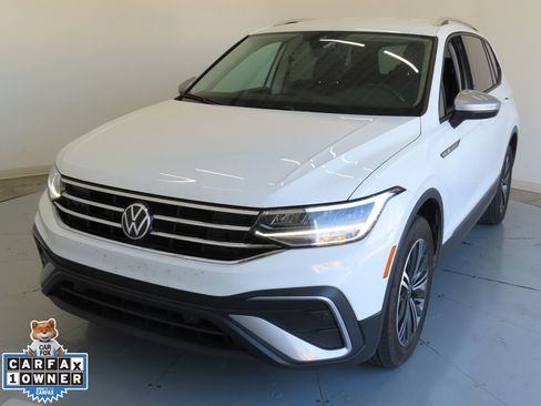 Used 2024 Volkswagen Tiguan Wolfsburg Edition image 9