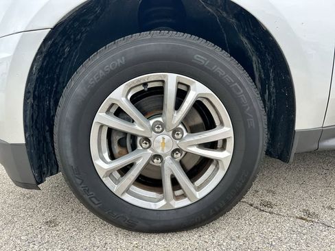 Used 2017 Chevrolet Equinox LT w/ Convenience Package image 19