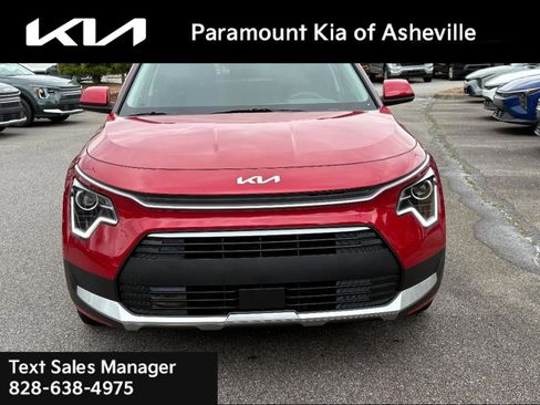 New 2025 Kia Niro EX image 2