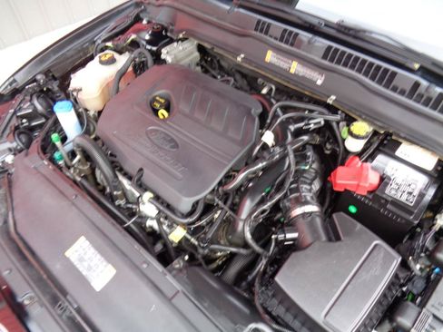 Used 2017 Ford Fusion SE w/ Equipment Group 201A FWD image 3