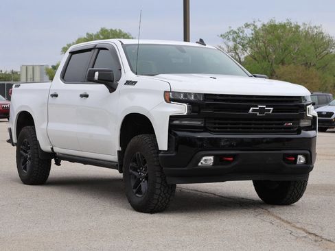 Used 2022 Chevrolet Silverado 1500 LT Trail Boss w/ Convenience Package II AWD/4WD image 4