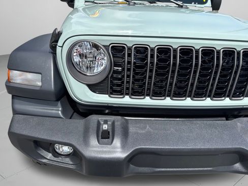 Used 2024 Jeep Wrangler Unlimited Sport AWD/4WD image 38