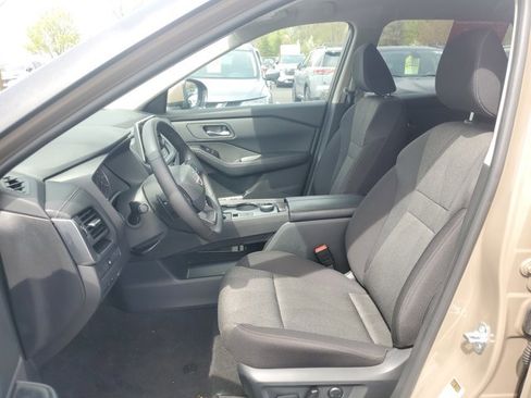 Certified 2025 Nissan Rogue SV AWD/4WD image 5