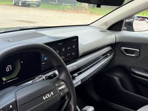 Used 2025 Kia K4 FWD image 33