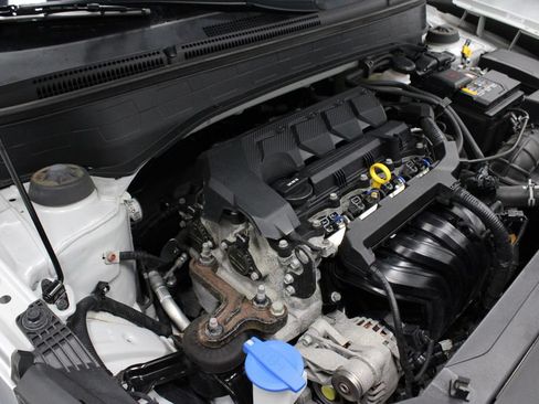 Used 2023 Hyundai Venue SEL FWD image 14