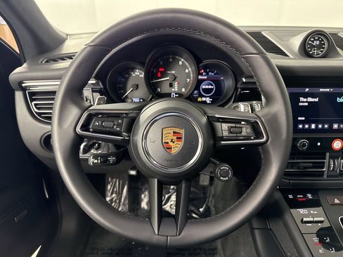 Certified 2026 Porsche Macan AWD/4WD image 35