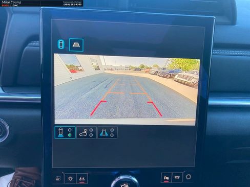 Used 2025 GMC Terrain Elevation w/ Elevation Premium Package AWD/4WD image 30