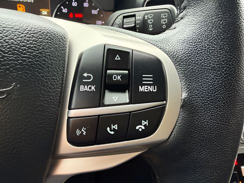 Used 2023 Ford Explorer XLT w/ Equipment Group 202A AWD/4WD image 21