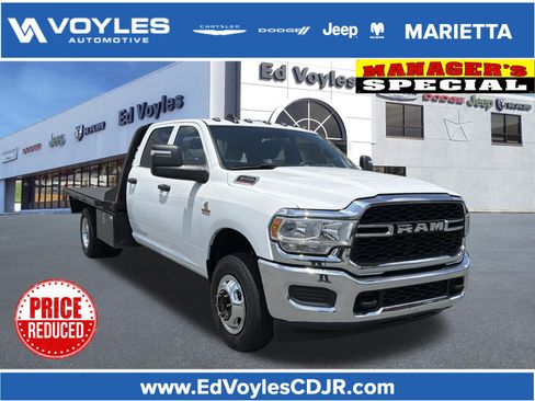 Used 2024 RAM 3500 Tradesman w/ Chrome Appearance Group AWD/4WD image 1