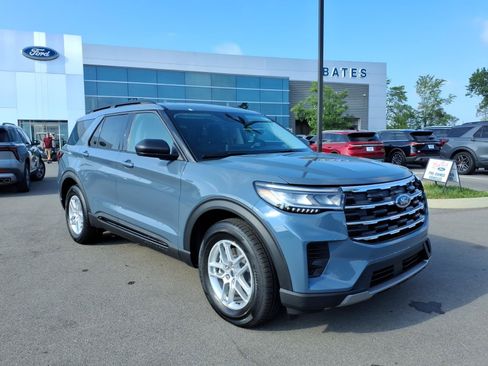 Used 2026 Ford Explorer Active RWD image 1