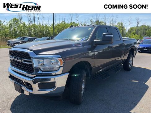 Used 2024 RAM 2500 Tradesman w/ Chrome Appearance Group AWD/4WD image 4