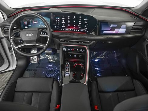 Certified 2025 Audi Q5 Prestige image 13