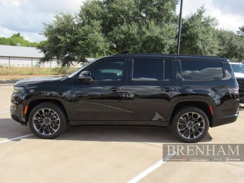Used 2025 Jeep Grand Wagoneer Series III w/ Quick Order Packagew 28T AWD/4WD image 2