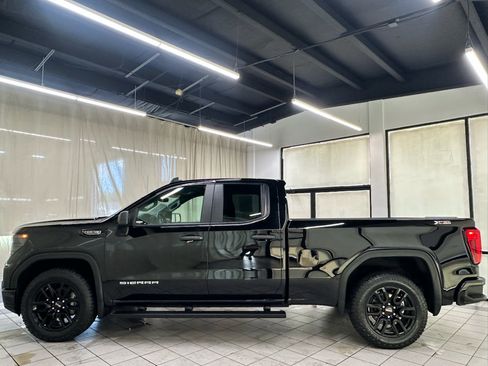 Used 2023 GMC Sierra 1500 Pro w/ Graphite Edition AWD/4WD image 11