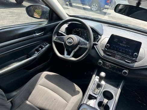 Used 2021 Nissan Altima 2.5 SV FWD image 21