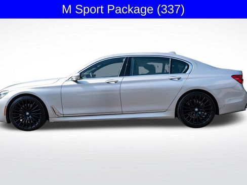 Used 2019 BMW 750i w/ Executive Package RWD image 5